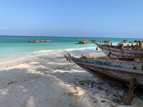 Zi Dhow Beach Cottage