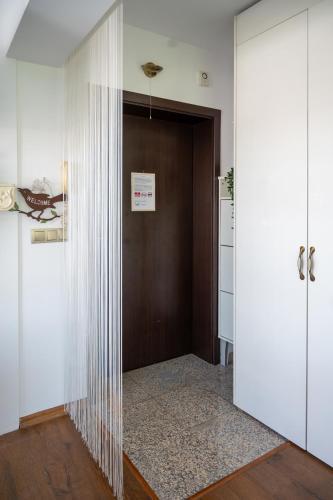 Luxury and Sunny Studio with a view in TOP Center - image 3