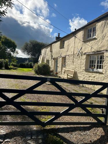 Characterful Grade 2 Listed Cottage near to Wadebridge and Padstow