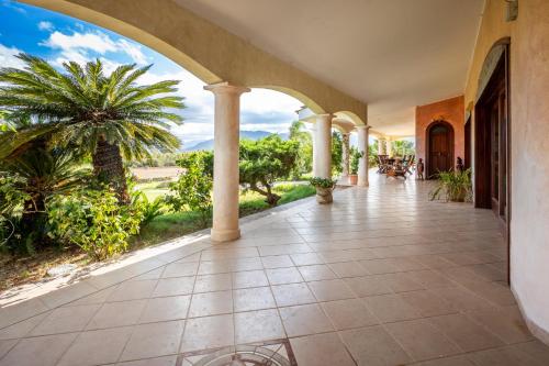 Stunning Villa W/ Swimmping Pool&Private Parking!