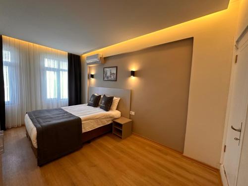 Double Room image 10