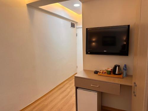 Double Room image 3