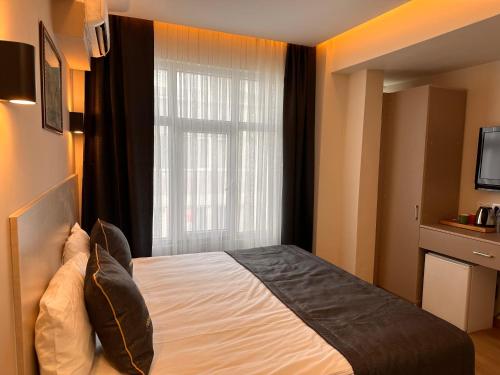 Double Room image 9