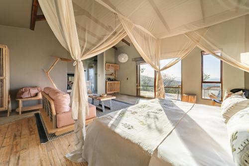 Iekārtas, Rhino Ridge Safari Lodge in Kwanompondo