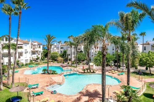 Amazing views, chic beach duplex