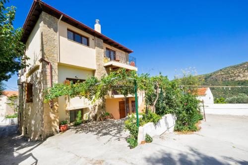 4-bedroom Topolia House