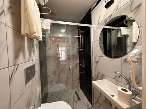Triple Room image 2