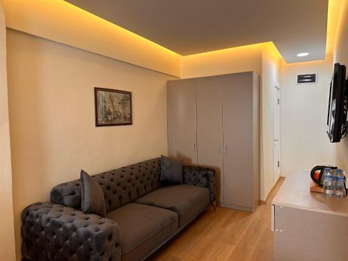 Family Room image 1