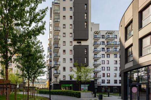 Metro Płocka Exquisite Apartment by Renters - image 5