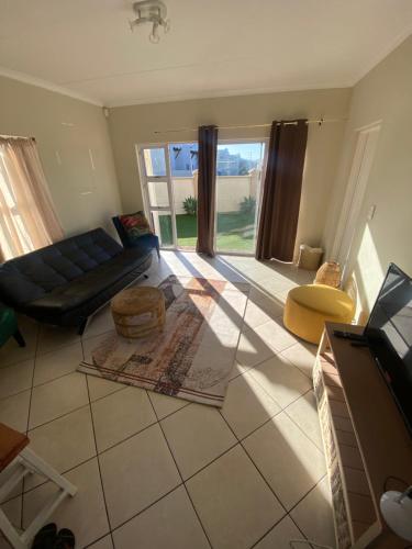 Muizenburg Townhouse- 5 minutes from Surfers Corner