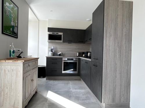 廚房, Clos des Mouliniers - Gîtes 5 étoiles en Ardèche (Clos des Mouliniers - Gites 5 etoiles en Ardeche) in 聖普里瓦