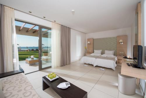 Executive One Bedroom Suite image 7