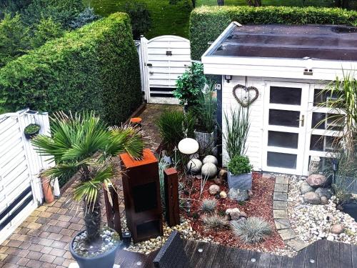 Garden, Das Haus am Kanal. in Hamberge