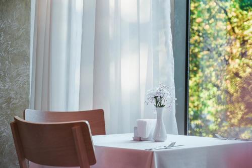 Alexandrovskiy Hotel - image 3