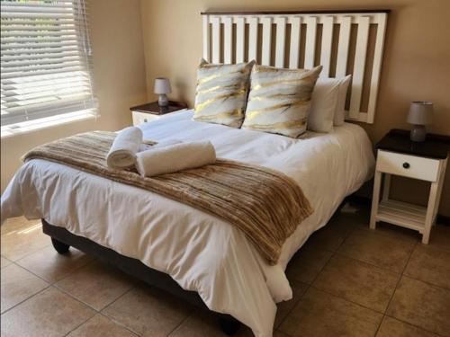 3 bedrooms, 5 beds