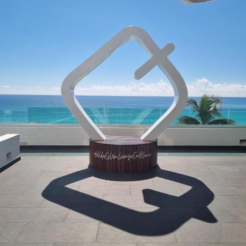 Exclusive studio on the beach, minimalist, gym, pool, jacuzzi, balcony - Tap to explore photos
