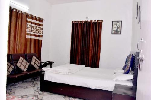 Red Pardise, Zirakpur