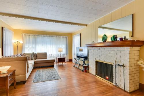 Buffalo Vacation Rental about 8 Mi From Canalside! near Buffalo Zoo