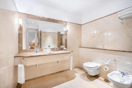 Classic Double/Twin Room image 4