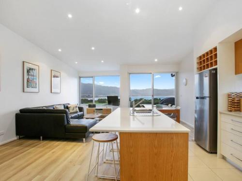 Bay Vue - Absolute Oceanviews