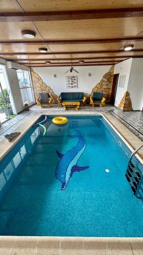 Casa Delfino con piscina interna