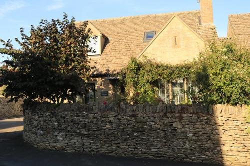 Beautiful Cottage in the Heart of Stow on the Wold