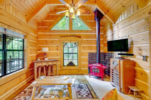 Cozy Log Cabin on 11 Acres 3 Mi to Cherokee Lake!