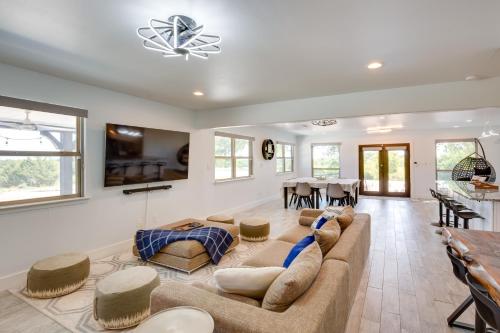. Cozy Interior + Lake View: McKinney Ranch Home!