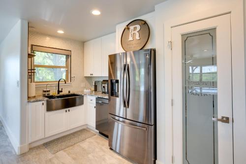Cozy Interior + Lake View: McKinney Ranch Home! in Weston (TX)