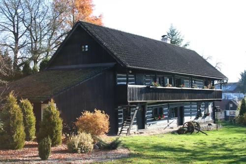 Quiet and charming log farmhouse