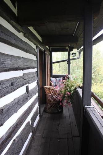 Quiet and charming log farmhouse