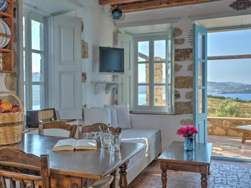 Eirini Luxury Hotel Villas - image 4