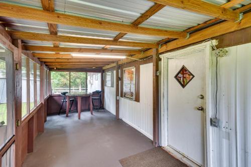 Eufaula Retreat Community Pool and Screened Porch!