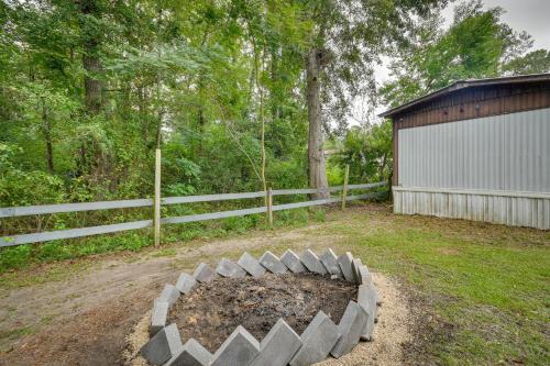 Eufaula Retreat Community Pool and Screened Porch!