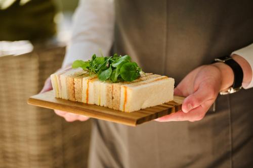 Cairn Lodge - image 2