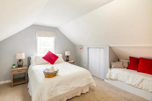 Contemporary Studio in Ooltewah, USA