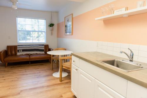 Sea Spray Inn - image 8