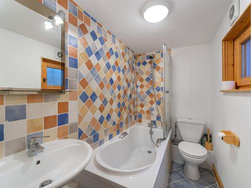 Chalet familial cosy pour 8 pers. près des pistes et commodités à Courchevel Le Praz - FR-1-568-44 (Chalet familial cosy pour 8 pers. pres des pistes et commodites a Courchevel Le Praz - FR-1-568-44) in Le Praz