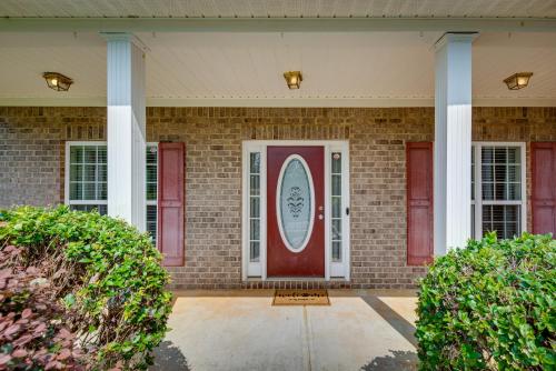 Inviting Austell Home 14 Mi to Downtown Atlanta! in Austell, Vereinigte Staaten von Amerika