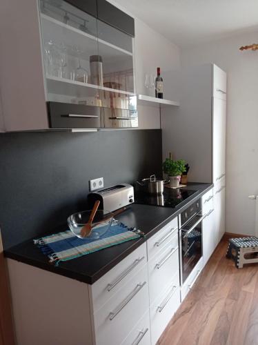 Konyha, Ferienwohnung Greifenbach, Gartennutzung, Haustiere willkommen in Geyer