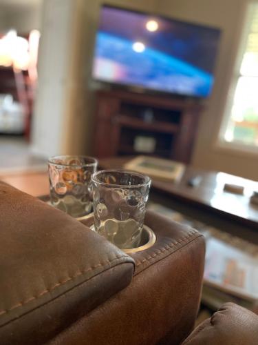 Charming Family Lakeview Cottage 3 min to lake