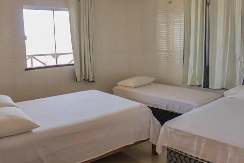 1 double bed, 2 twin beds