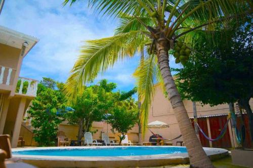 Sol Mar y Tierra Hot water, A/C, Wifi, 20+guests