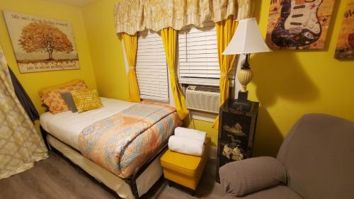 Room in Guest room - Yellow Rm Dover- Del State, Bayhealth- Dov Base