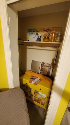 Room in Guest room - Yellow Rm Dover- Del State, Bayhealth- Dov Base