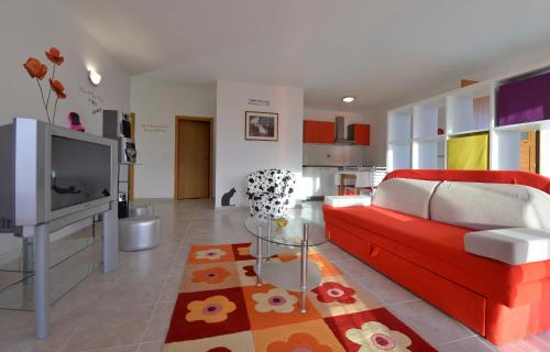Apartment Daria with Private Pool - image 12