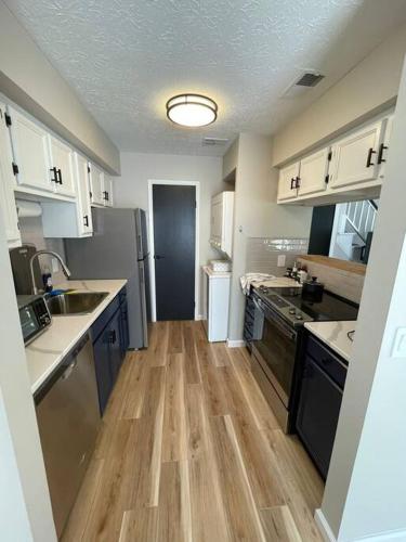 New Stylish Condo Monthly Rental in Twinsburg (OH)