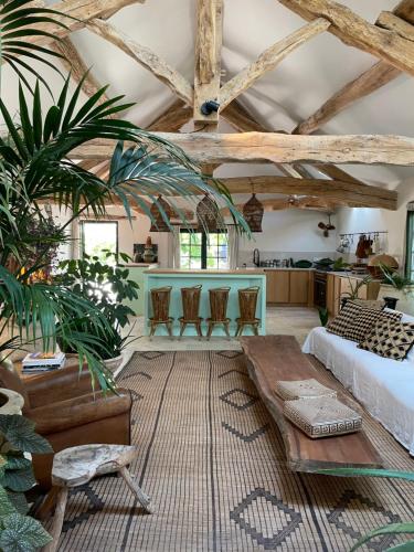 Maison de charme gîte à louer Miradoux