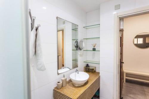 Lovely Apartment Close to the Beach - image 13