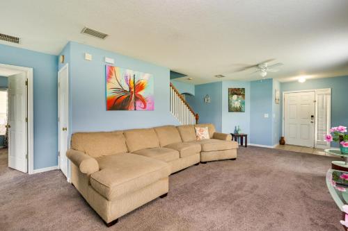 Sunny Wesley Chapel Home about 2 Mi to Epperson Lagoon in Wesley Chapel, USA